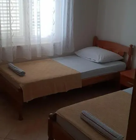 Apartment Pralija *