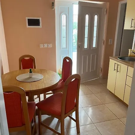 Apartment Pralija *