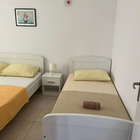 Apartment Pralija
