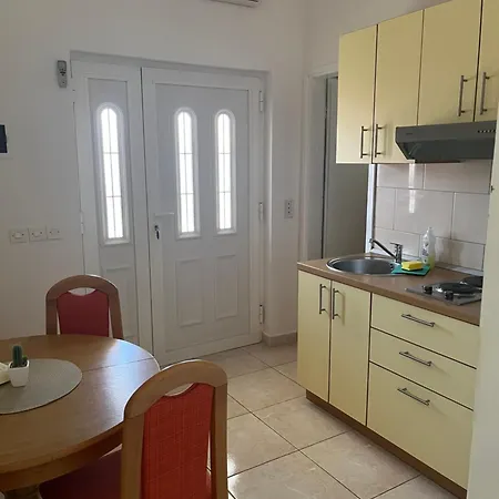 Apartment Pralija *