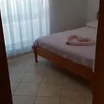 Apartament Pralija *