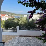 Apartament Pralija *