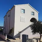 Apartament Pralija