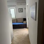 Apartament Pralija *