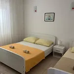 Pralija Apartament *