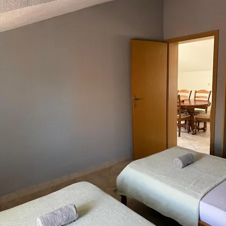 Pralija Apartman *